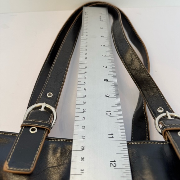 Cutest faux leather black purse. - Picture 12 of 13